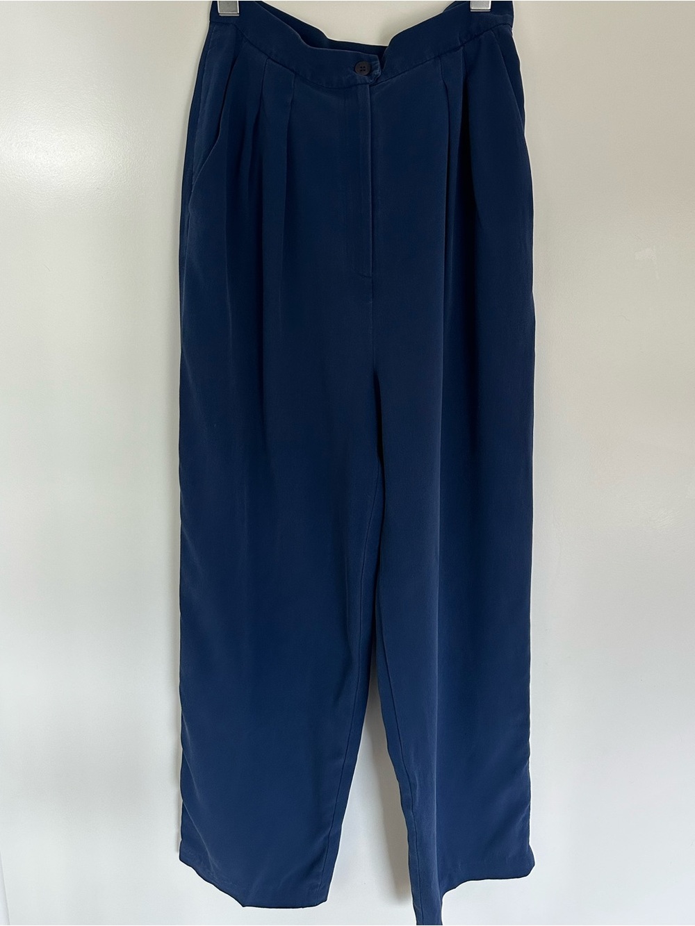 100% SILK | JONES NY | VTG SILK NAVY PLEATED PANTS | SZ 6 | NATURAL FIBRES